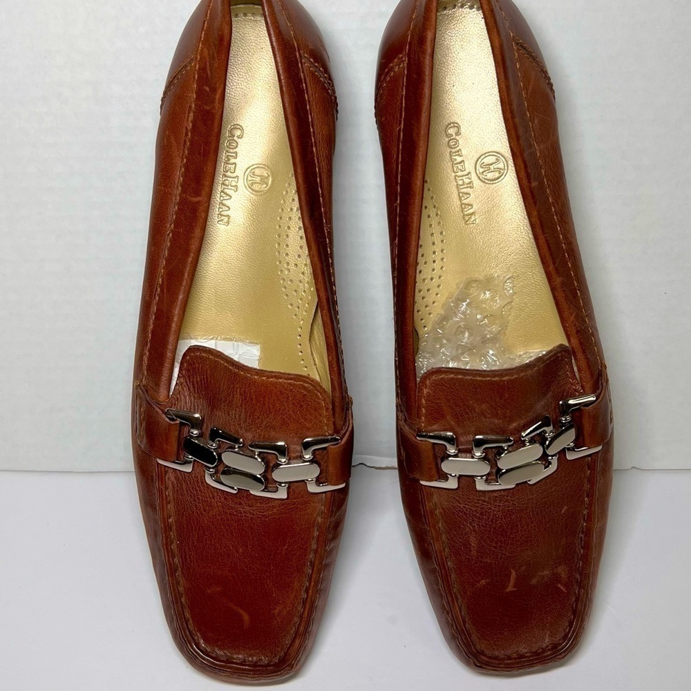 COLE HAAN Leather loafers Brown Mocassin Squared Toes Sz 9B Silver Chains NWOB